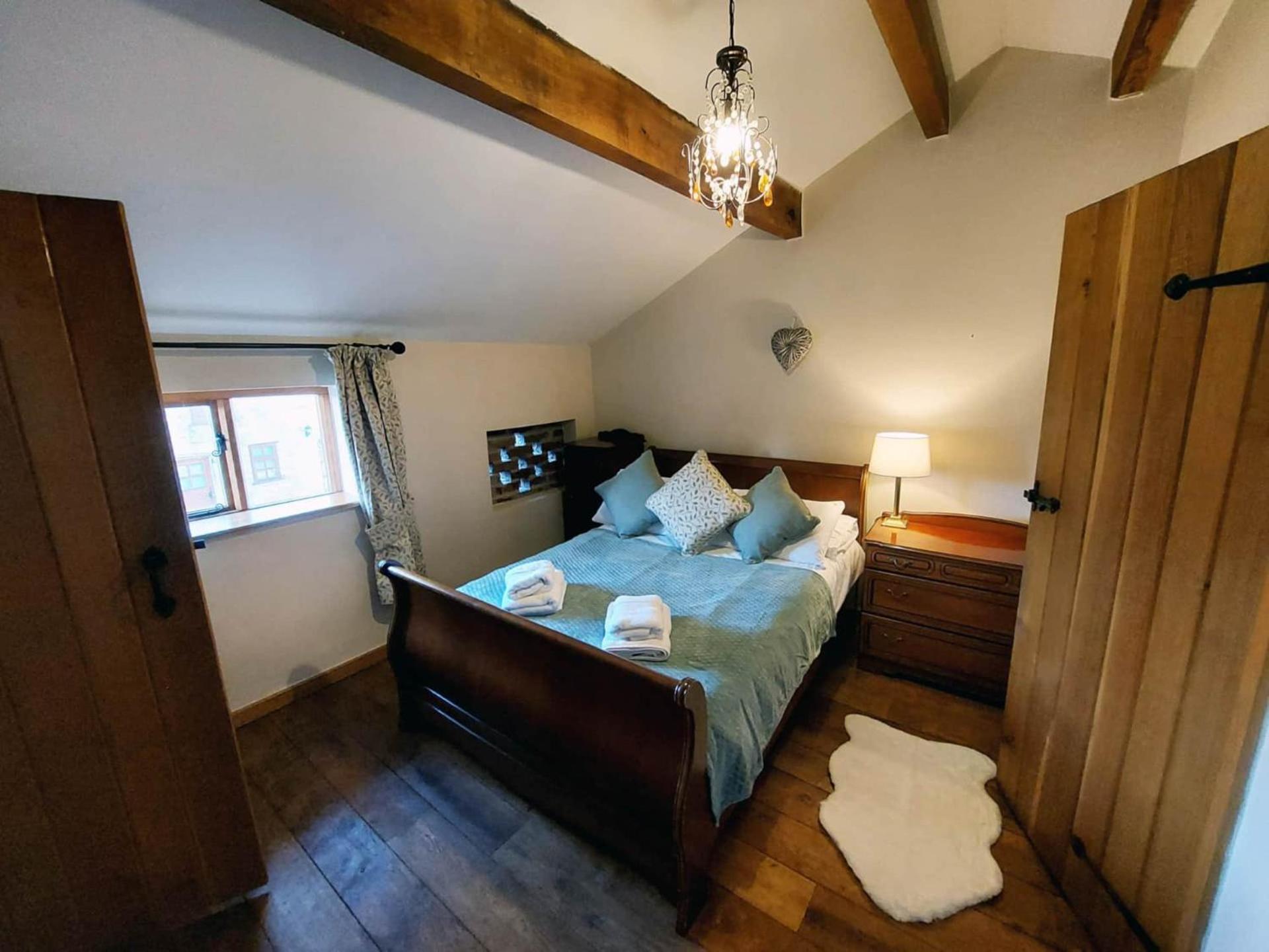 Villa The Old Mill Barn With Hot Tub And Private Use Of Heated Pool Wirral Exterior foto