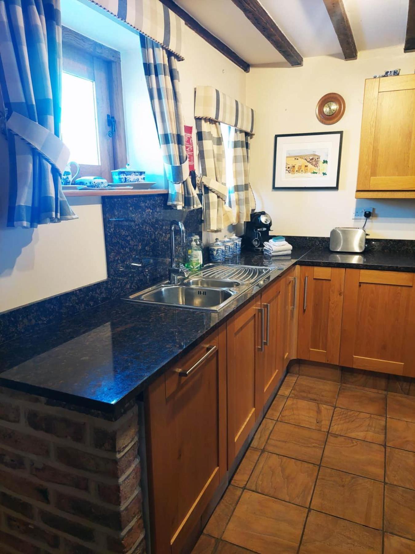Villa The Old Mill Barn With Hot Tub And Private Use Of Heated Pool Wirral Exterior foto