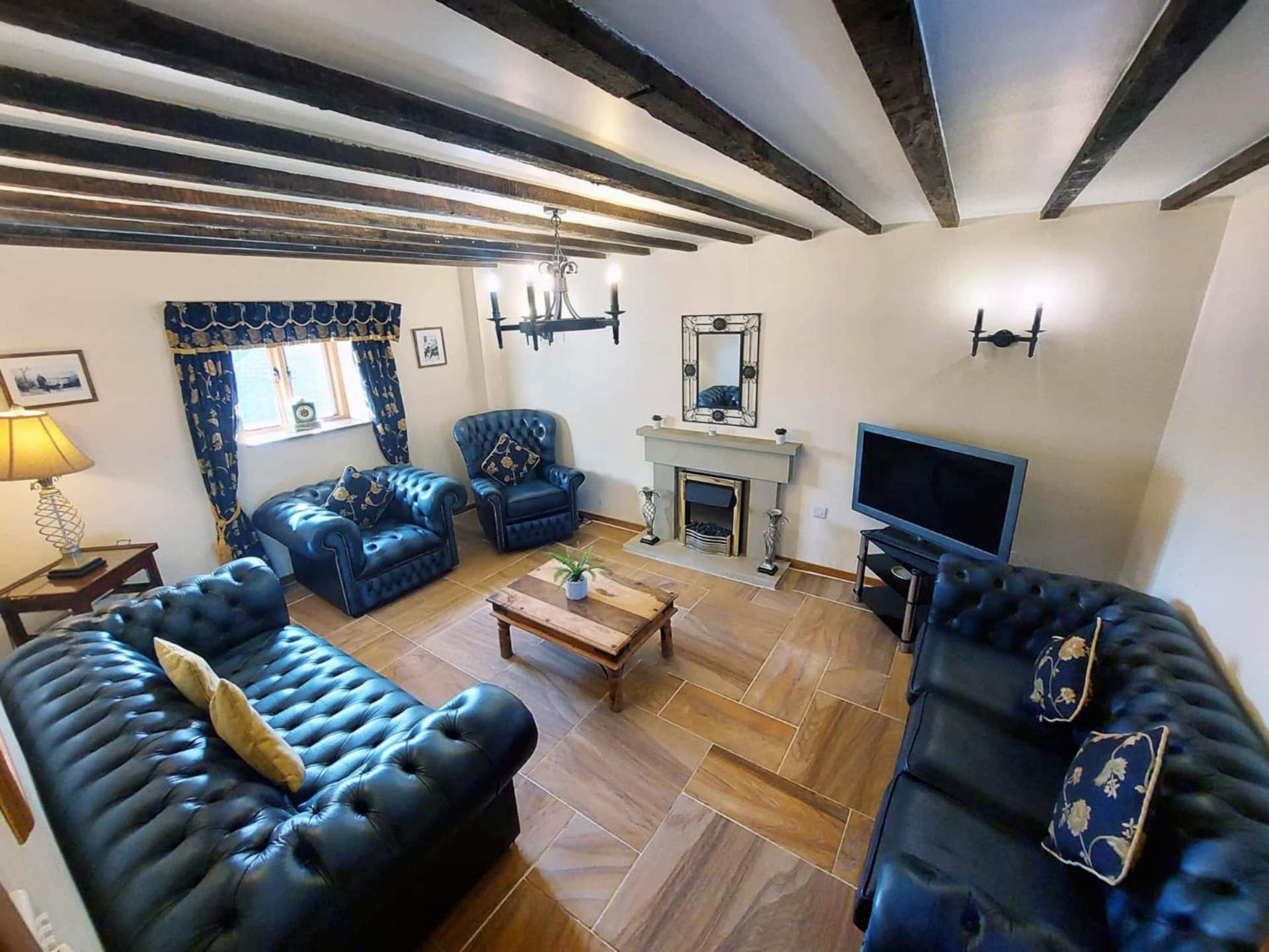 Villa The Old Mill Barn With Hot Tub And Private Use Of Heated Pool Wirral Exterior foto